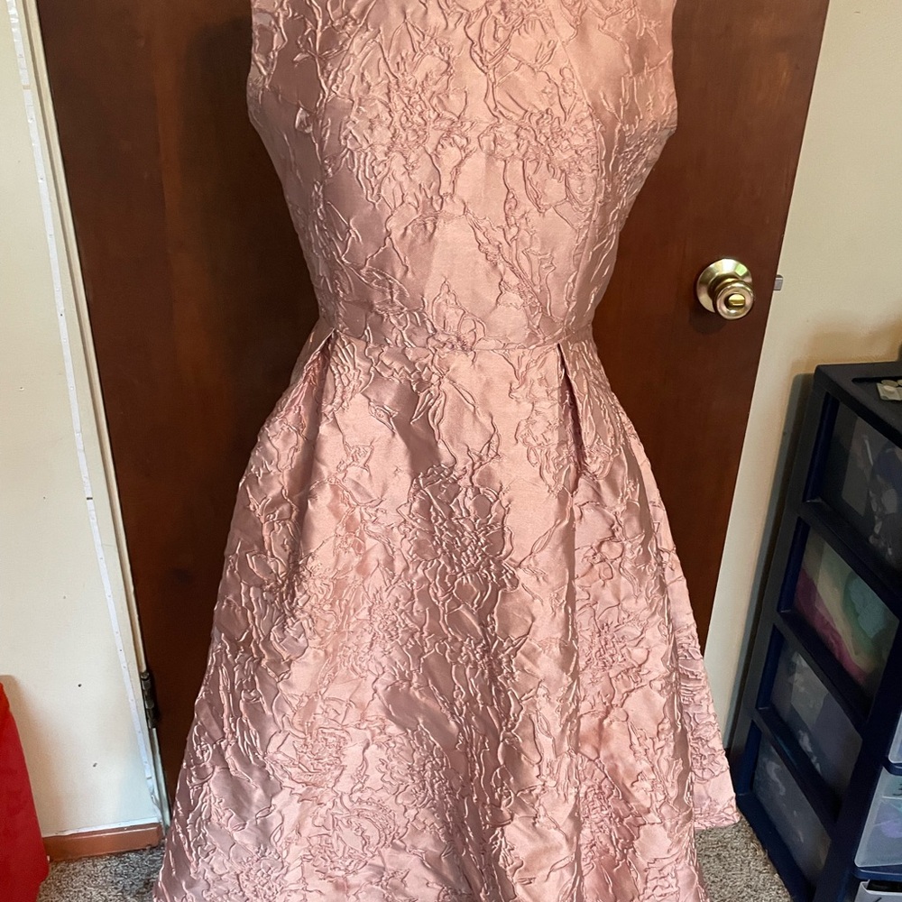 Elegant Pink Sleeveless Dress